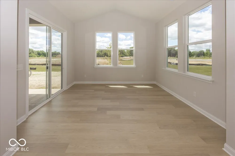 5589 Gaston Road Avon, IN 46123