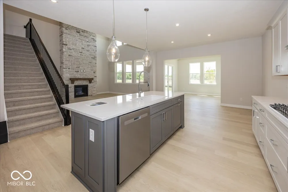 5589 Gaston Road Avon, IN 46123