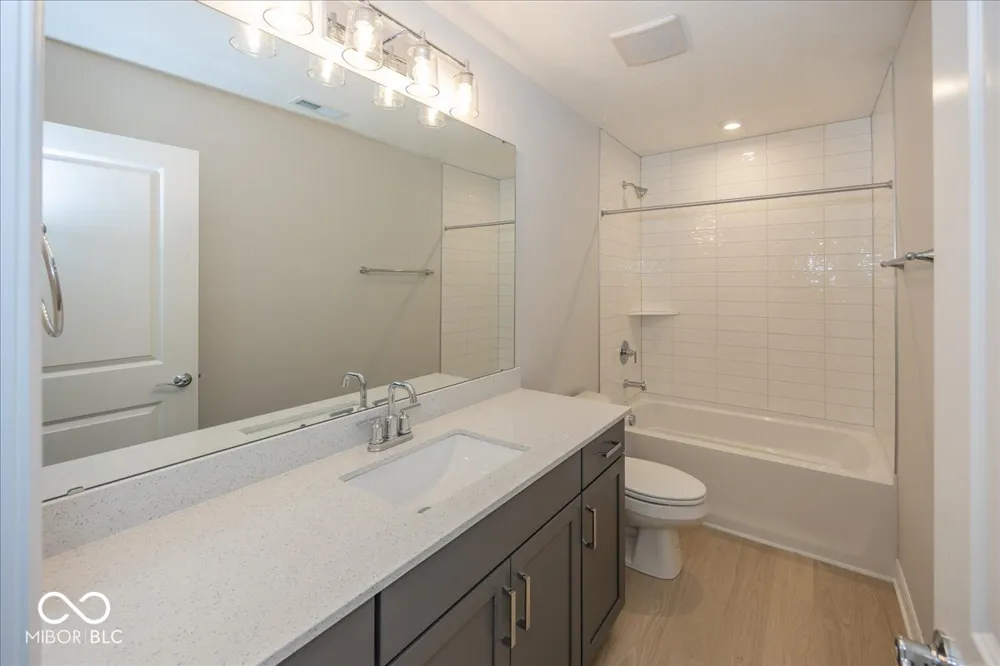 5589 Gaston Road Avon, IN 46123