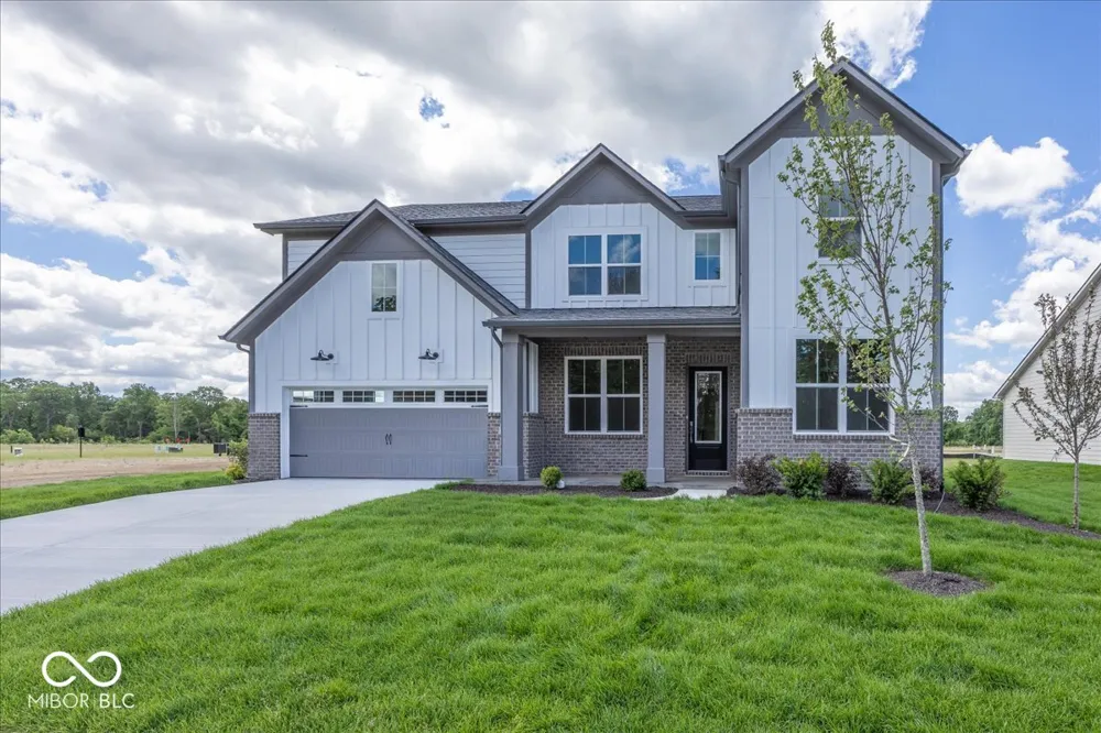 5589 Gaston Road Avon, IN 46123