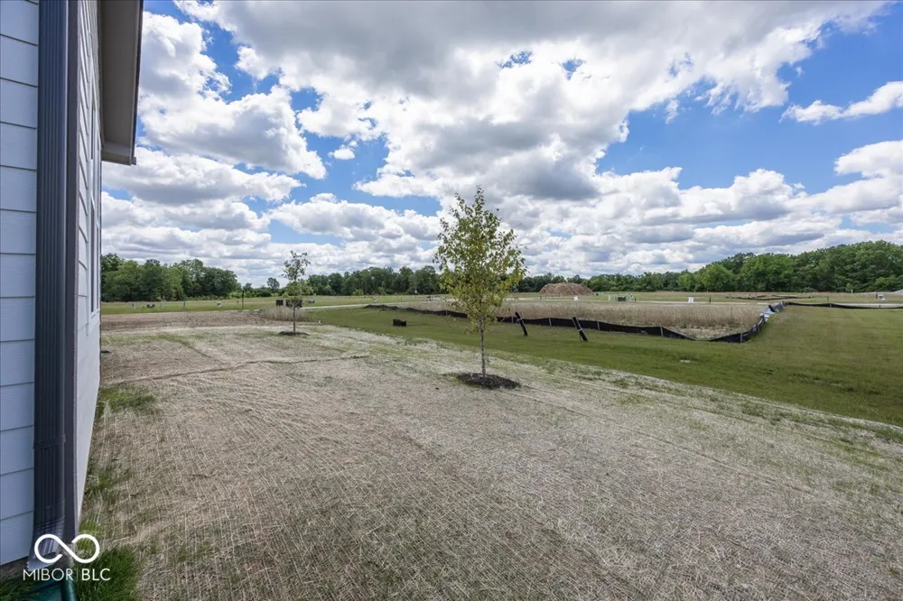 5589 Gaston Road Avon, IN 46123