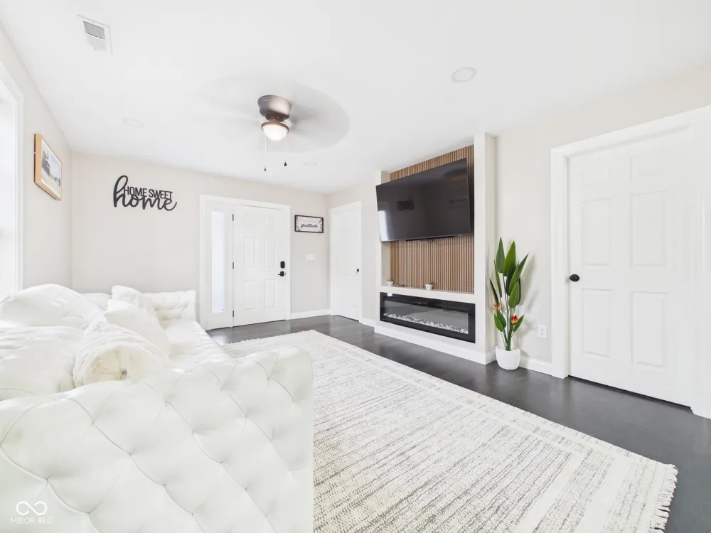 3613 Riley Avenue Indianapolis, IN 46218