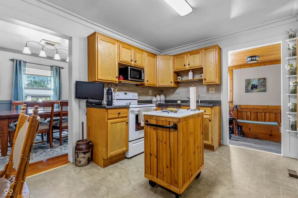 9785 W County Road 200 Seymour, IN 47274