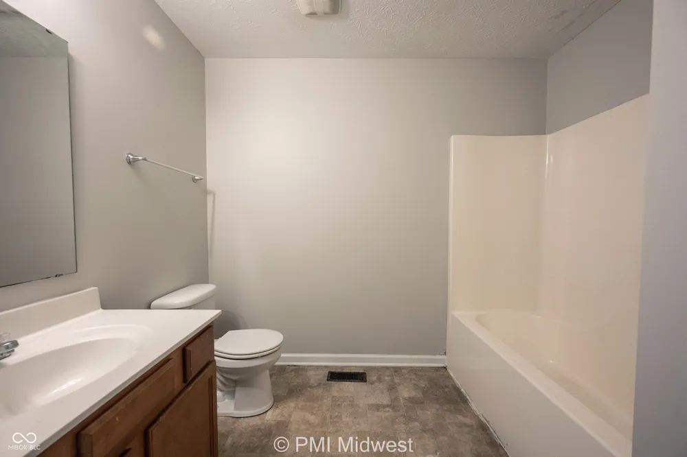 542 Fisher Creek Drive Indianapolis, IN 46239