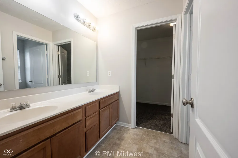 542 Fisher Creek Drive Indianapolis, IN 46239