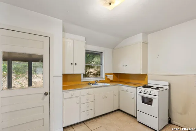 436 Lakeview Blvd New Braunfels, TX 78130