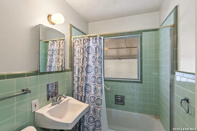 436 Lakeview Blvd New Braunfels, TX 78130