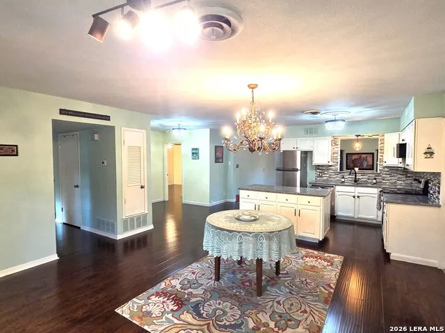 205 TRUDY LN Universal City, TX 78148