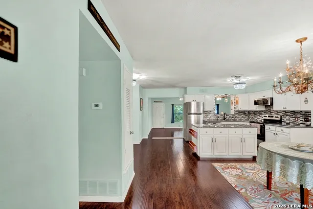 205 TRUDY LN Universal City, TX 78148