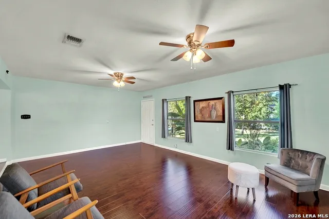 205 TRUDY LN Universal City, TX 78148