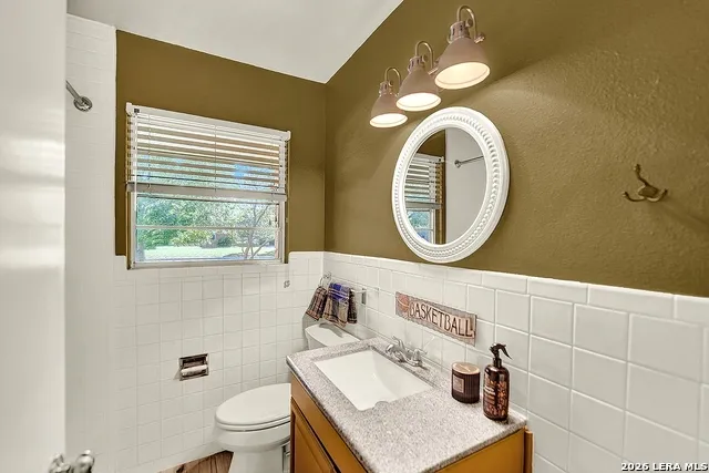 205 TRUDY LN Universal City, TX 78148