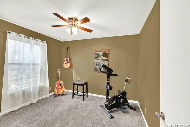 205 TRUDY LN Universal City, TX 78148