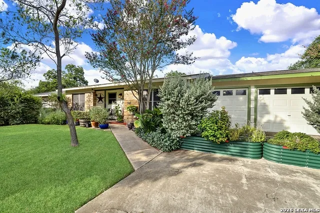 205 TRUDY LN Universal City, TX 78148