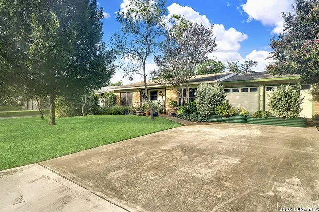 205 TRUDY LN Universal City, TX 78148
