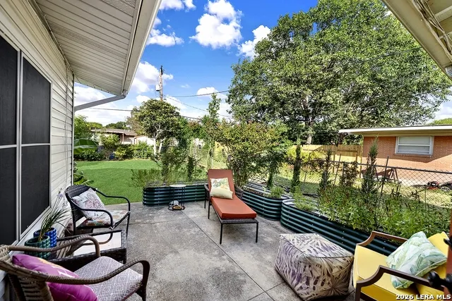 205 TRUDY LN Universal City, TX 78148