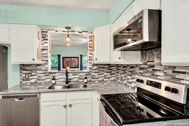 205 TRUDY LN Universal City, TX 78148
