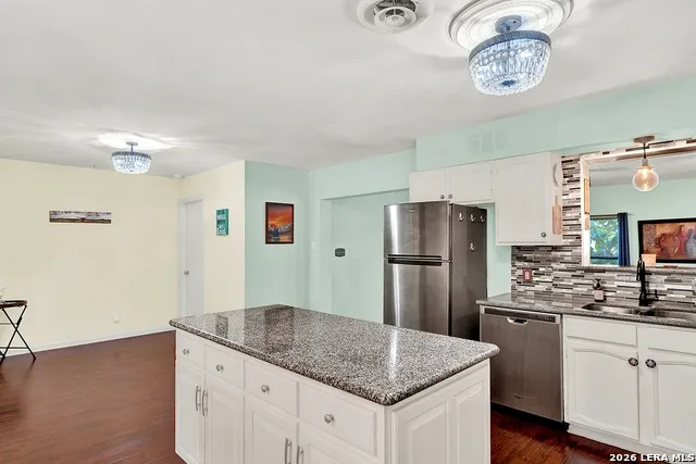 205 TRUDY LN Universal City, TX 78148
