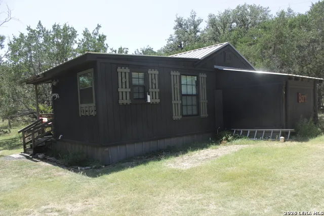 488 Rivertree Rd Leakey, TX 78873