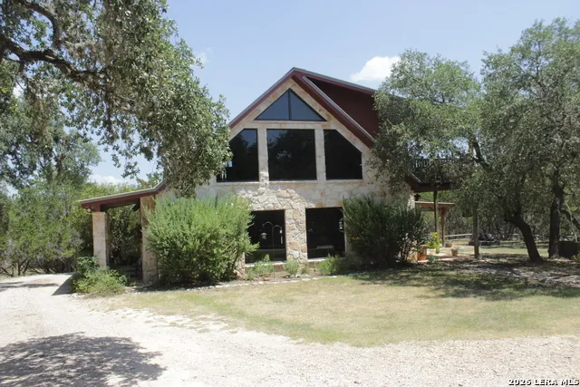488 Rivertree Rd Leakey, TX 78873