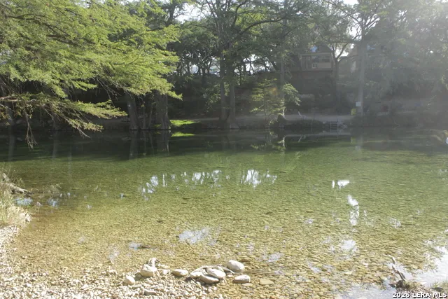488 Rivertree Rd Leakey, TX 78873