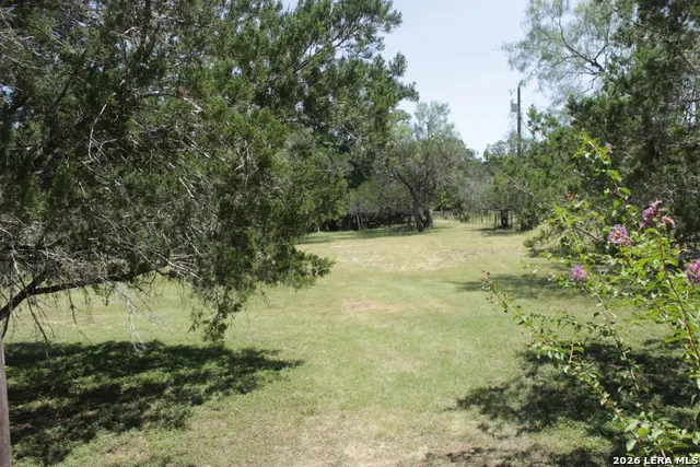 488 Rivertree Rd Leakey, TX 78873