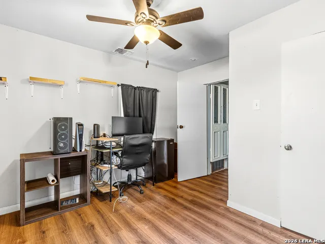 706 4th. St. Floresville, TX 78114