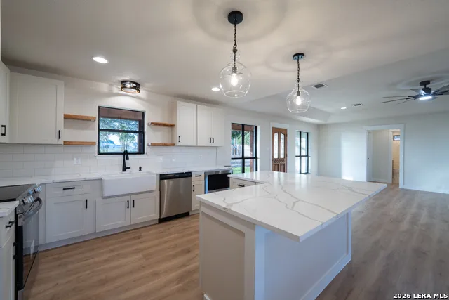 4863 Fm 775 La Vernia, TX 78121
