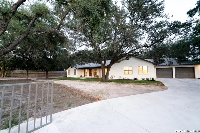 4863 Fm 775 La Vernia, TX 78121