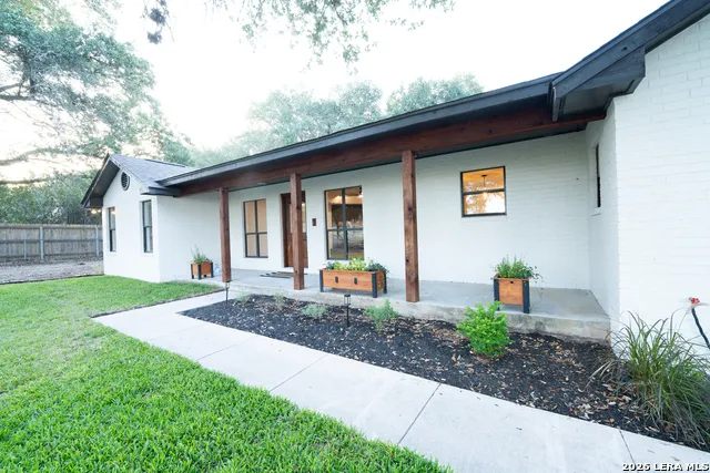 4863 Fm 775 La Vernia, TX 78121
