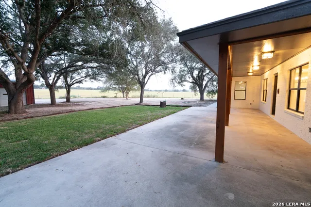4863 Fm 775 La Vernia, TX 78121