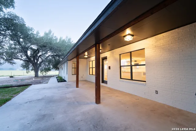 4863 Fm 775 La Vernia, TX 78121