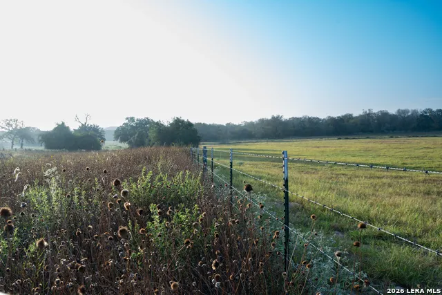 4863 Fm 775 La Vernia, TX 78121