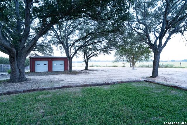 4863 Fm 775 La Vernia, TX 78121