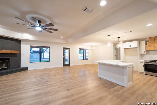 4863 Fm 775 La Vernia, TX 78121