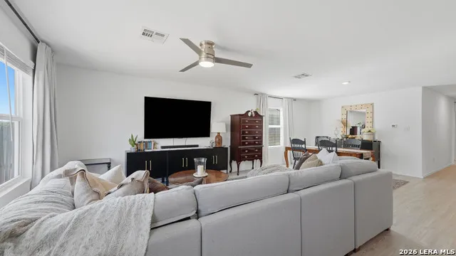 5762 Companion Loop Bulverde, TX 78163