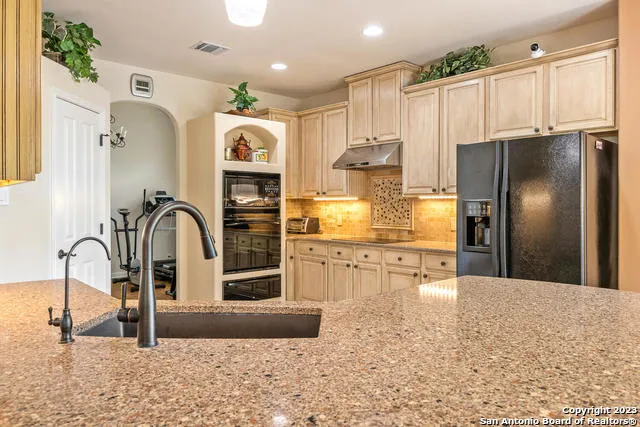 9634 JASON BND Helotes, TX 78023