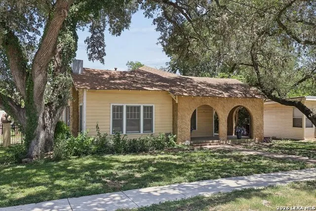 514 S MAIN ST Lockhart, TX 78644