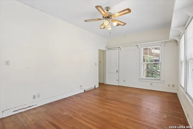 514 S MAIN ST Lockhart, TX 78644