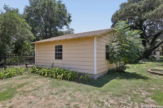 514 S MAIN ST Lockhart, TX 78644