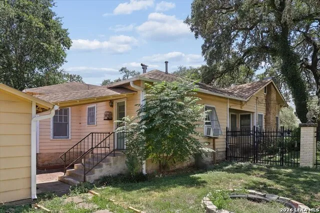 514 S MAIN ST Lockhart, TX 78644