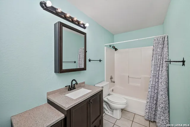 160 Rock Dove Lytle, TX 78052