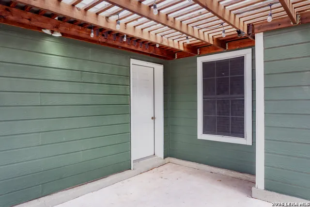 160 Rock Dove Lytle, TX 78052