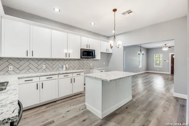 406 Gulf San Antonio, TX 78202