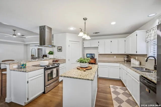 104 Bosque Seguin, TX 78155