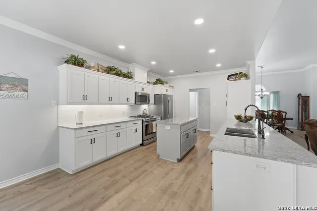 1832 Mountain Laurel Kerrville, TX 78028