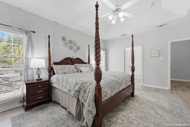 1832 Mountain Laurel Kerrville, TX 78028