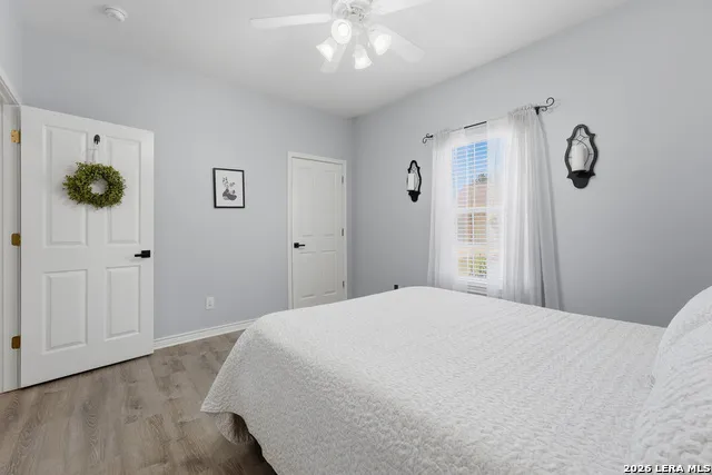1832 Mountain Laurel Kerrville, TX 78028