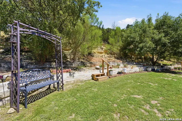 1832 Mountain Laurel Kerrville, TX 78028