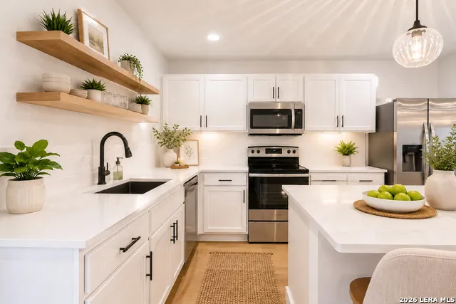 125 Hinge Iron Cibolo, TX 78108