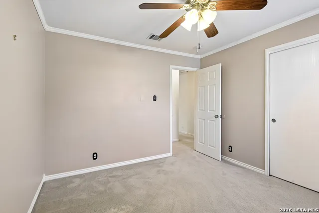 9022 Meadow Spgs Universal City, TX 78148